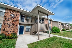 Winchester Commons in Huntsville, AL - Building Photo