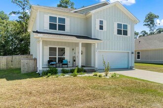 6060 Rutherford Lp in Bellview, FL - Building Photo - Building Photo