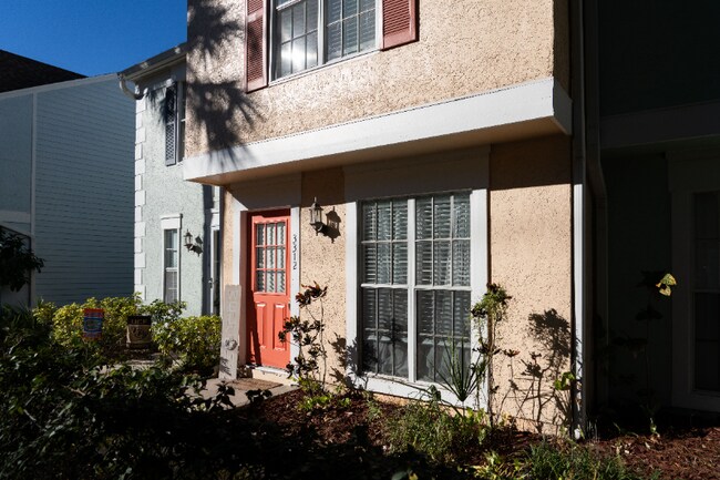 3312 W Wyoming Cir in Tampa, FL - Foto de edificio - Building Photo