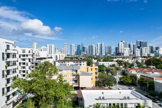 735 SW2 LLC in Miami, FL - Building Photo - Building Photo