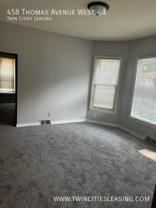 458 Thomas Ave W-Unit -1 in St. Paul, MN - Building Photo