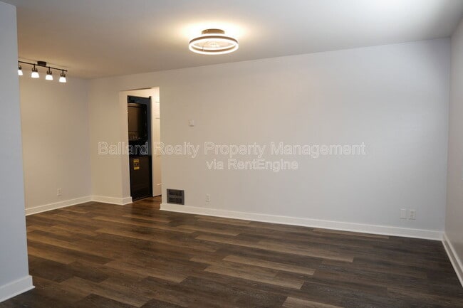 6116 22nd Ave NW in Seattle, WA - Building Photo - Building Photo