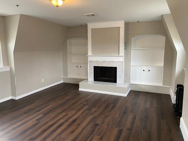 35 Main St, Unit #1 in Franklin, NJ - Foto de edificio - Building Photo