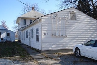 306 S Main St in Woodward, IA - Building Photo - Building Photo