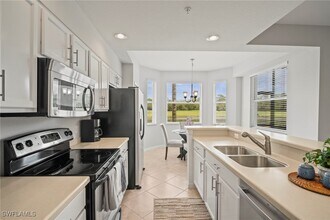 10333 Heritage Bay Blvd in Naples, FL - Building Photo - Building Photo