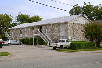 Mems Apartments in Plano, TX - Foto de edificio - Building Photo