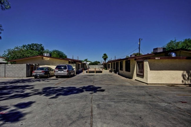 Sunset Acres in Phoenix, AZ - Building Photo - Building Photo