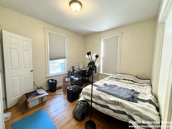 37 Hillside St, Unit #1 in Boston, MA - Building Photo - Building Photo