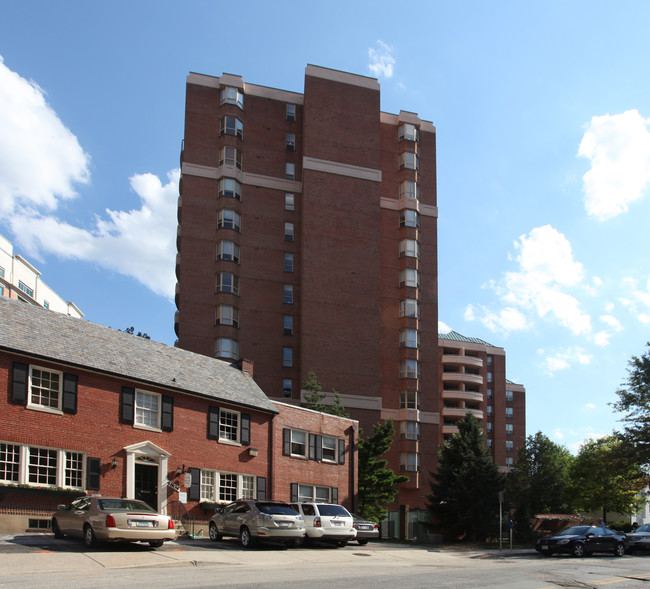 The Christopher Condominium in Bethesda, MD - Building Photo - Building Photo