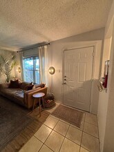 3319 Dolphin Dr in Austin, TX - Foto de edificio - Building Photo