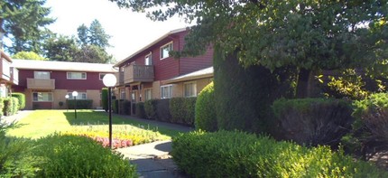 Townhouse Apartments in Beaverton, OR - Building Photo - Building Photo