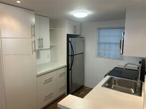 1230 NE 139th St in North Miami, FL - Building Photo - Building Photo