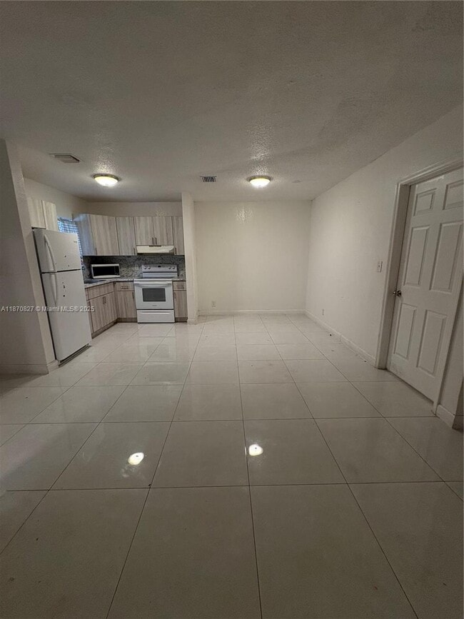 3901 NW 9th Ave in Lighthouse Point, FL - Building Photo - Building Photo
