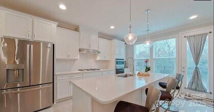 515 Upper Stone Cir in Charlotte, NC - Building Photo - Building Photo