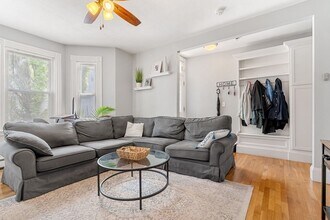 642 E 8th St in Boston, MA - Building Photo - Building Photo