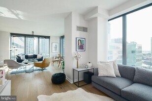 2101 Market St in Philadelphia, PA - Building Photo