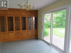 2326 Scrivens Dr in Ottawa, ON - Building Photo - Building Photo