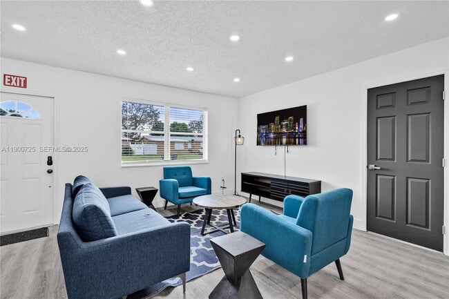 7471 Hope St in Hollywood, FL - Building Photo - Building Photo