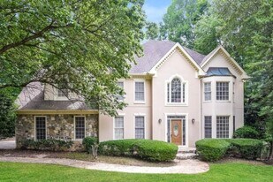 330 Banyon Brook Point in Roswell, GA - Building Photo