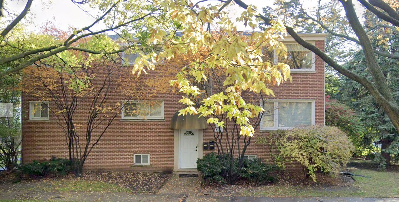 1111 Dewey Ave in Evanston, IL - Building Photo