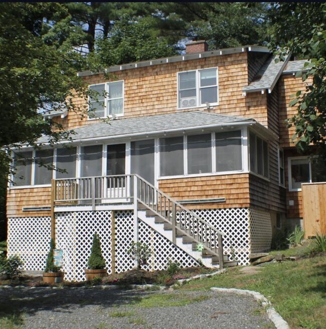property at 29 Thompson Ln