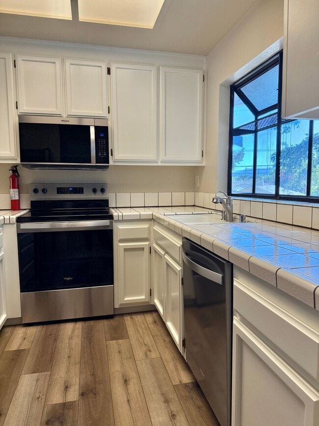 1400 Bowe Ave in Santa Clara, CA - Building Photo - Building Photo