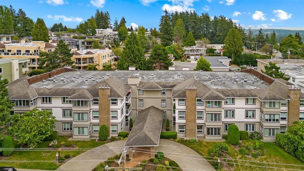 1234 Merklin St in White Rock, BC - Building Photo