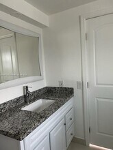 290 E 20th St in Hialeah, FL - Building Photo - Building Photo