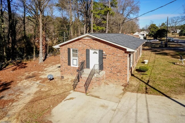 property at 113 N Bullock St