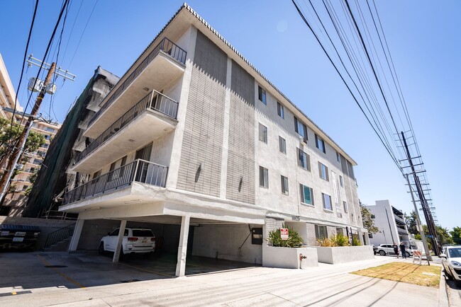 9025 W. 3rd St - fully renovated unit in L... in Los Angeles, CA - Building Photo - Building Photo