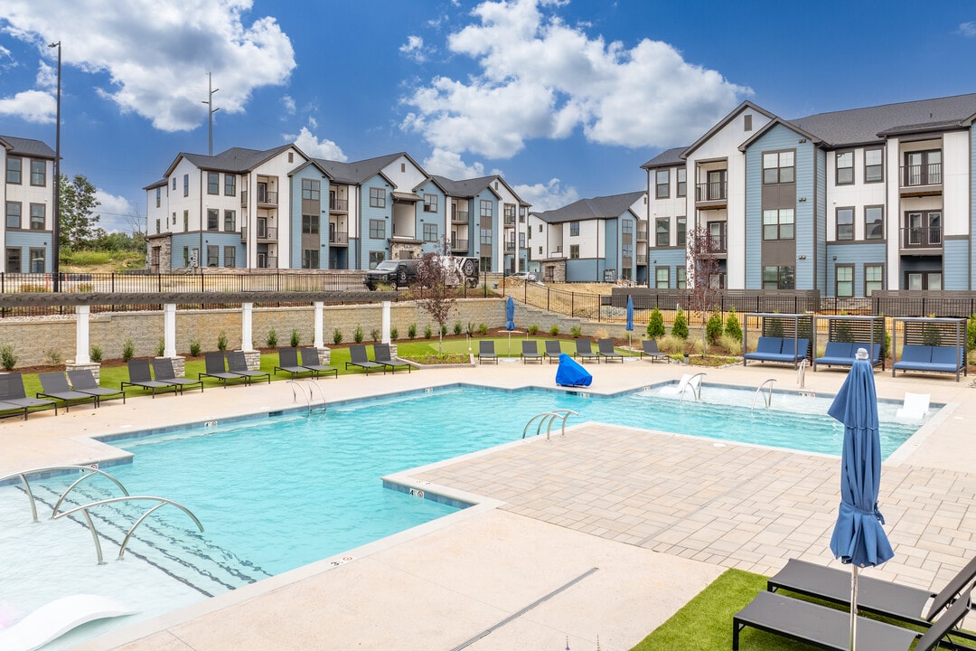 Evolve at Deep River in High Point, NC - Building Photo