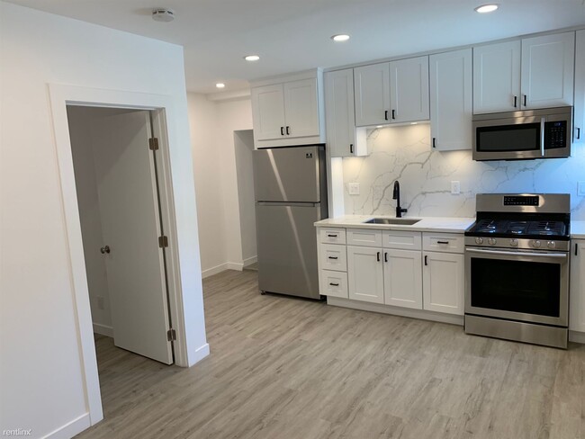 732 Ventura Pl in San Diego, CA - Building Photo - Building Photo