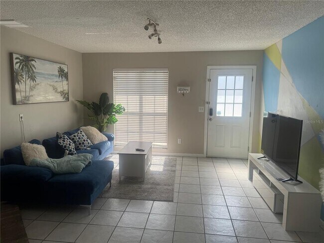 11316 Grandville Dr in Tampa, FL - Building Photo - Building Photo