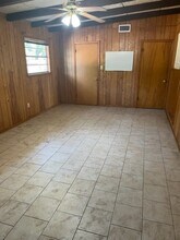 1513 S 2nd St in Floresville, TX - Building Photo - Building Photo