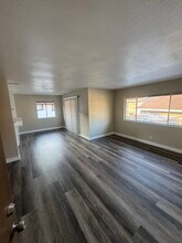 2155 Canyon Dr, Unit B in Costa Mesa, CA - Building Photo - Building Photo