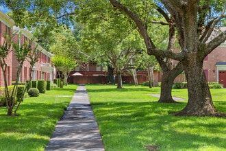 Carlton Arms of Winter Park in Winter Park, FL - Building Photo - Building Photo