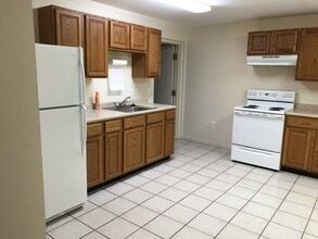 420 North St-Unit -20 in Yale, MI - Foto de edificio - Building Photo