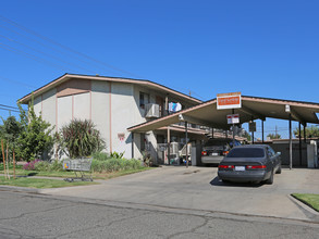 Coral Garden Apartments in Fresno, CA - Building Photo - Building Photo