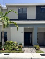 105 NE 3rd St in Florida City, FL - Building Photo