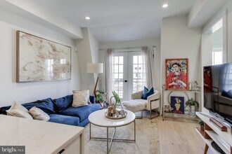 1011 18th St NE in Washington, DC - Building Photo - Building Photo