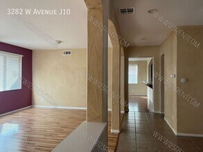 3282 W Ave J 10 in Lancaster, CA - Building Photo - Building Photo
