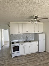 2122 Lime St in Honolulu, HI - Building Photo - Building Photo