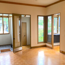 2010 Broadway E in Seattle, WA - Building Photo - Interior Photo