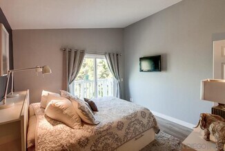 9929 Maya Linda Rd in San Diego, CA - Building Photo - Building Photo