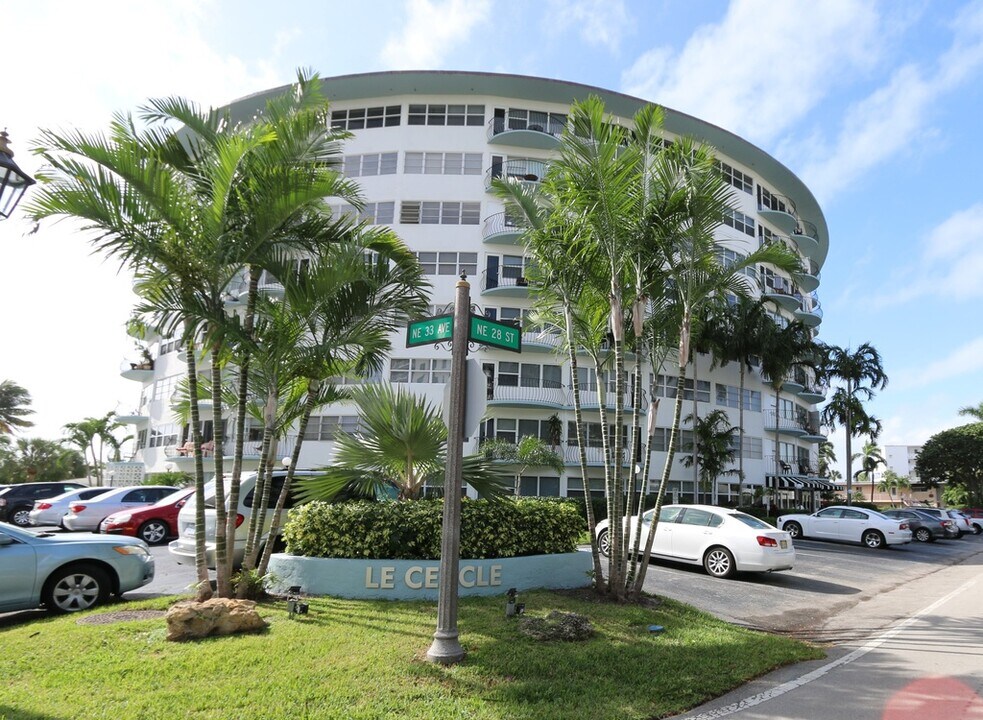 3250 NE 28th St, Unit 205 in Fort Lauderdale, FL - Building Photo