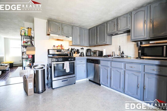 7 Cottage St, Unit 2 in Boston, MA - Foto de edificio - Building Photo