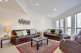 39400 Albany Common in Fremont, CA - Building Photo - Building Photo