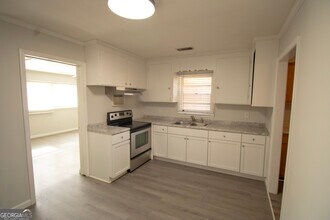 517 E Main St in Statesboro, GA - Building Photo - Building Photo