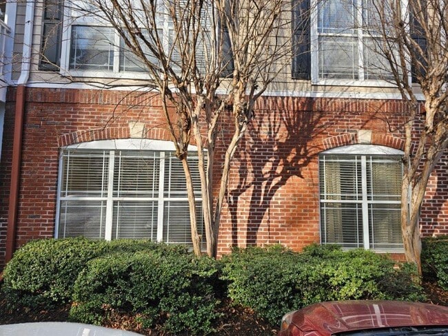 4333 Dunwoody Pl in Atlanta, GA - Building Photo - Building Photo