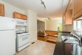 46 Hobson St, Unit 1 in Boston, MA - Foto de edificio - Building Photo
